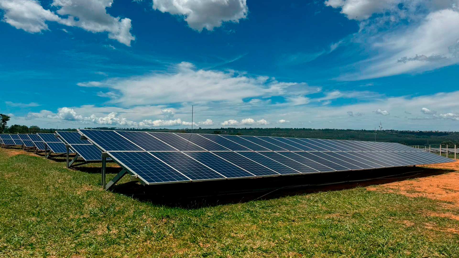 Foto: Investimentos em Usinas  Fotovoltaicas: Um Caminho Sustentável e Lucrativo